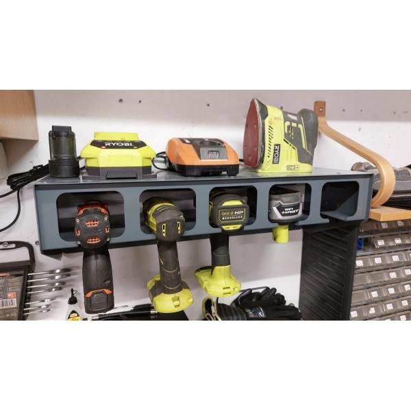 Fali behajtó tároló 5 ferőhellyel 4